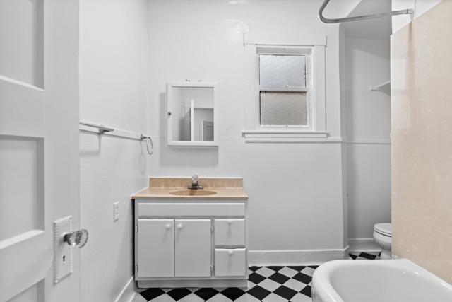 751753 8th Avenue, San Francisco CA: https://media.crmls.org/mediaz/7fb357a5-72c2-4f6f-9732-7c47b4630a1d.jpg