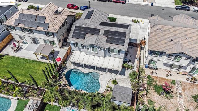 525 Stone Mountain Dr, Oakley CA: https://media.crmls.org/mediaz/7fb3b75e-57de-4de5-9d44-3d5d3f51f68b.jpg