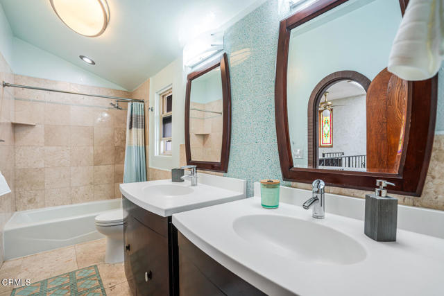 5451 Reef Way, Oxnard CA: https://media.crmls.org/mediaz/7fb4f0c7-62de-4685-ada4-5d3402b5642f.jpg