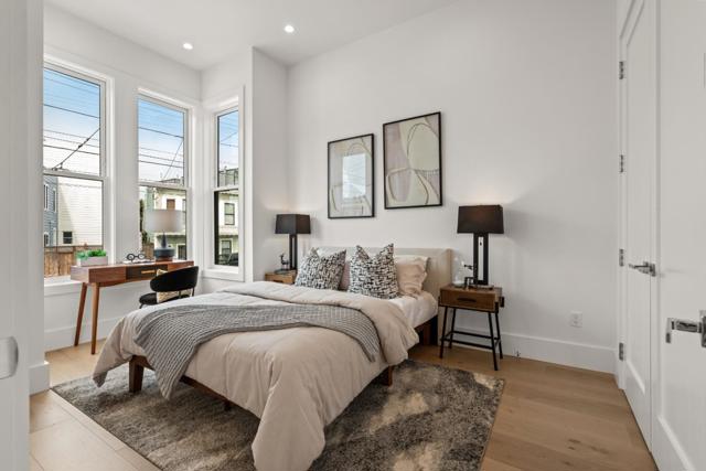 17 30th Street, San Francisco CA: https://media.crmls.org/mediaz/7fb4ffb7-ca8f-4f84-bd77-463d8a0aa322.jpg