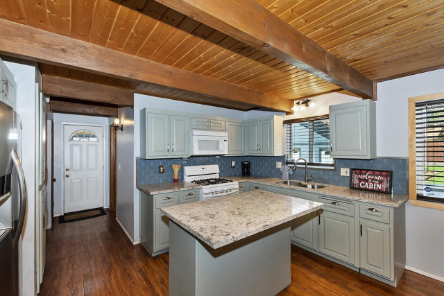 40138 Hillcrest Drive, Big Bear, CA 92315