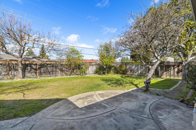 Image 23 of 38 For 20351 Clifden Way