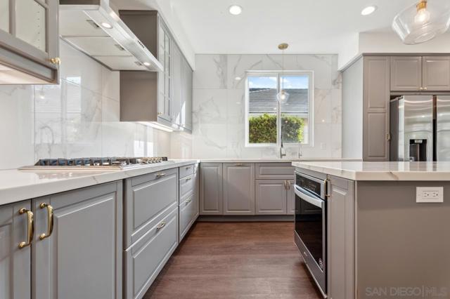 4954 Caminito Vista Lujo, San Diego CA: https://media.crmls.org/mediaz/7fb890bf-8406-48c9-848e-d7c4e729279e.jpg