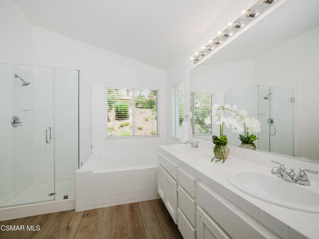3185 Clarita Court, Thousand Oaks CA: https://media.crmls.org/mediaz/7fb8dcf4-fc08-4104-aa59-085bc44b7cf9.jpg