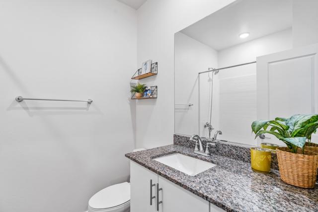 35111 Cooper Pl, Fallbrook CA: https://media.crmls.org/mediaz/7fb90437-5d4a-4989-a5c6-111fbe5c5ad4.jpg