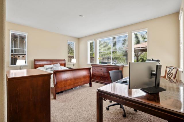 1141 Navigator Drive, Lathrop CA: https://media.crmls.org/mediaz/7fba4914-209e-4126-acef-caf21a148374.jpg