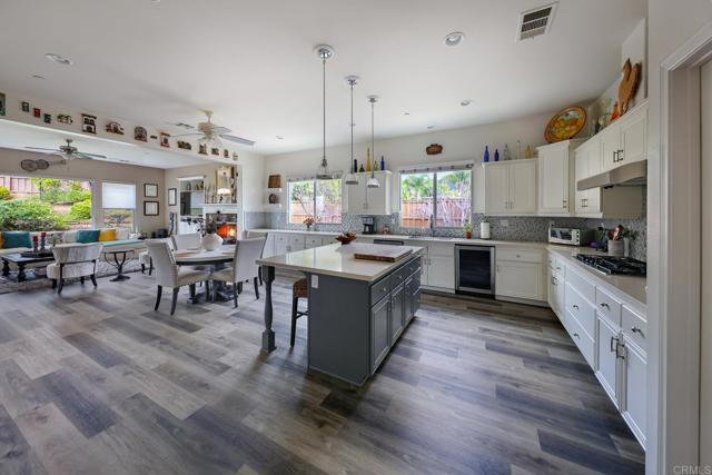 Detail Gallery Image 5 of 42 For 14212 Pebble Beach Way, Valley Center,  CA 92082 - 4 Beds | 3/1 Baths