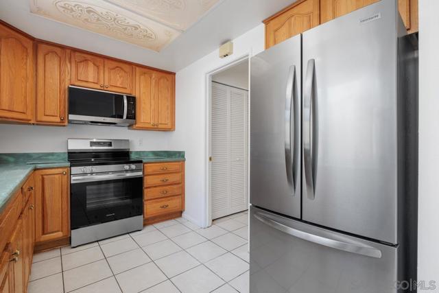 12991 Caminito Bodega, Del Mar CA: https://media.crmls.org/mediaz/7fbba79e-4e72-45c5-b71e-f299dedaa181.jpg