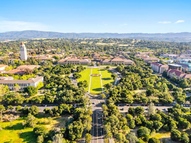 251 Middlefield Road, Palo Alto CA: https://media.crmls.org/mediaz/7fbbae03-0a73-4879-8cbd-8f7c2b314c39.jpg