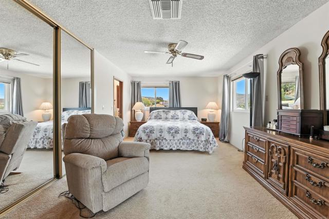 Detail Gallery Image 17 of 27 For 10005 White Pine Ln, Santee,  CA 92071 - 4 Beds | 3 Baths