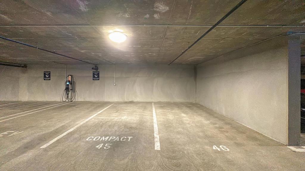 https://media.crmls.org/mediaz/7fbc2e8e-b758-4c85-8687-2839b0875616.jpg?preset=X-Large