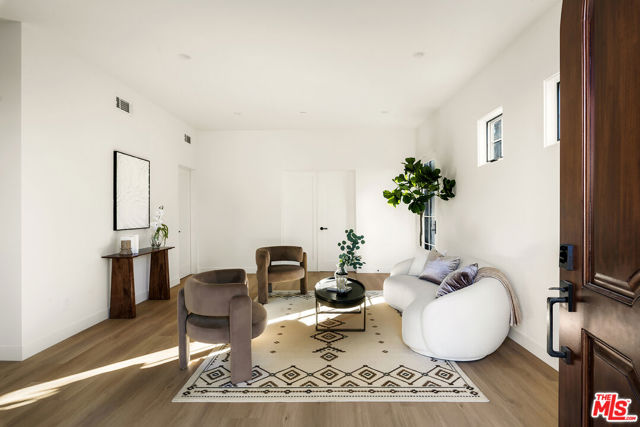 1203 N Vista Street, West Hollywood CA: https://media.crmls.org/mediaz/7fbc6216-5704-4248-8ddc-0d8c034059b0.jpg