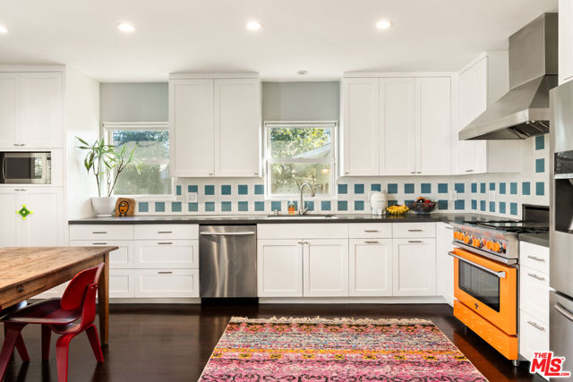 1210 Ozone Avenue photo 4
