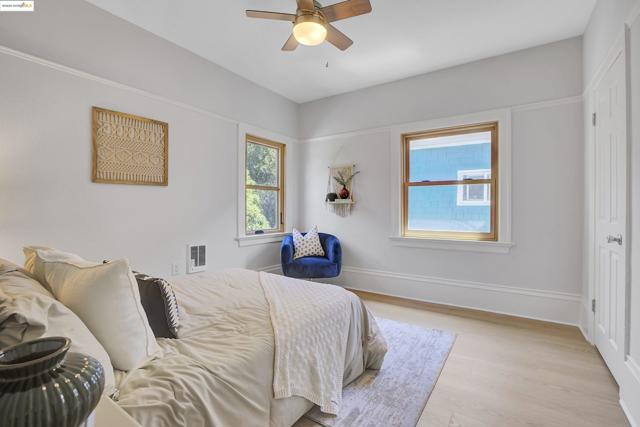 3034 Martin Luther King Jr Way, Oakland CA: https://media.crmls.org/mediaz/7fbcf1fd-7e01-4311-a6ac-9922c10054a5.jpg