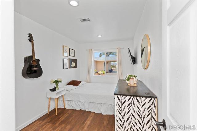 20403 Rancho Villa Rd, Ramona CA: https://media.crmls.org/mediaz/7fbd1d63-3eb3-474e-bf66-b83aef59190e.jpg