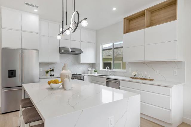 841 Harrison Street, Santa Clara CA: https://media.crmls.org/mediaz/7fbe182f-ff88-4a2d-8745-4f81a221f0ca.jpg