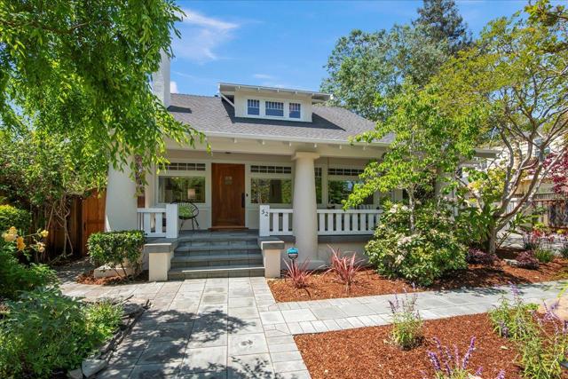 52 Myrtle Street, Redwood City CA: https://media.crmls.org/mediaz/7fbf106c-e9f0-43bd-9343-344f6872e5de.jpg