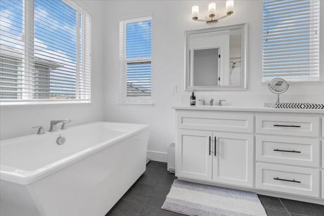 273 Skyview Drive, Marina CA: https://media.crmls.org/mediaz/7fbf1e21-7282-42fd-874e-d98c2016c500.jpg