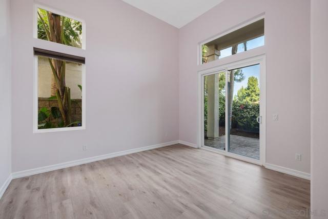 6013 Oakgate Row, La Jolla CA: https://media.crmls.org/mediaz/7fbf37ae-4af4-4d07-85bb-78a4ed4f883d.jpg