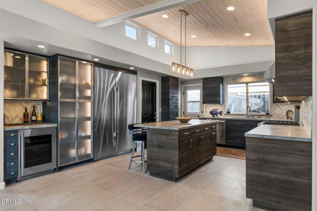 1322 Weymouth Lane, Ventura CA: https://media.crmls.org/mediaz/7fbf58d4-6578-49fb-8d47-1cce639f7c05.jpg