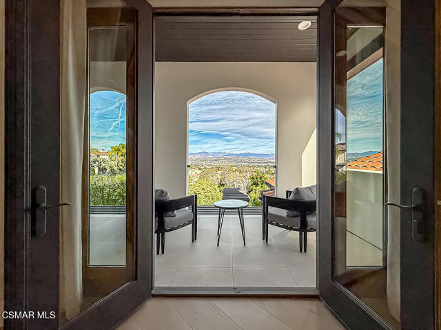 25877 Shady Oak Lane, Valencia CA: https://media.crmls.org/mediaz/7fc047e3-7b6f-42e2-9f96-3ad7a22bd112.jpg