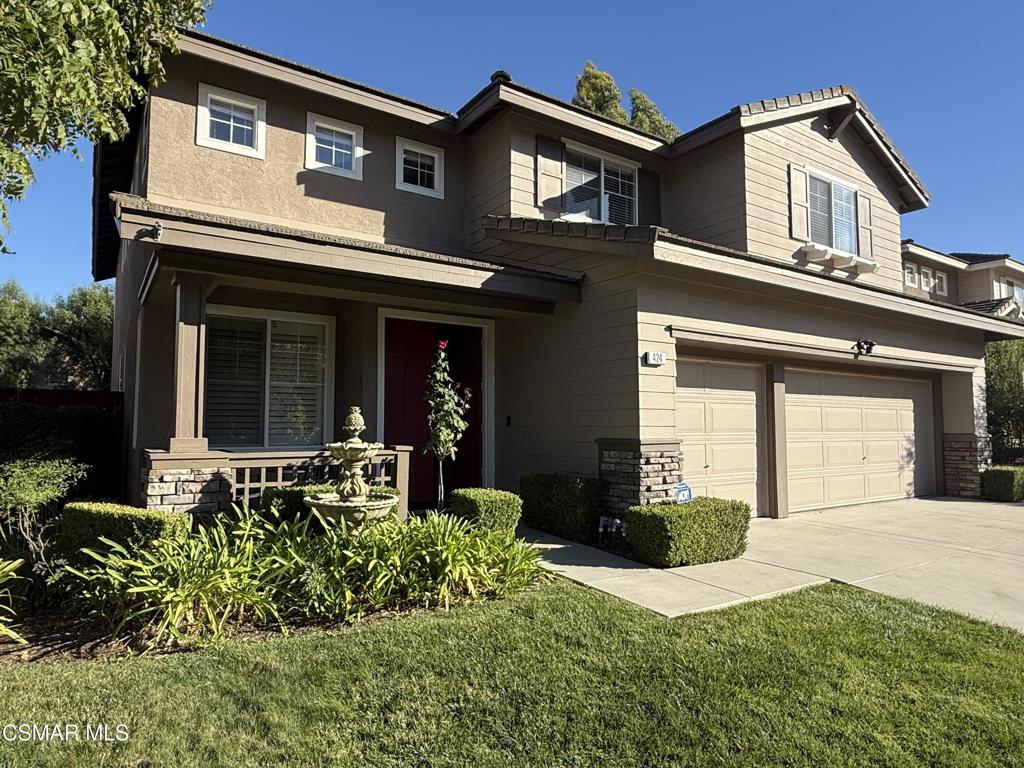 424 Knollwood Drive — architectural residence