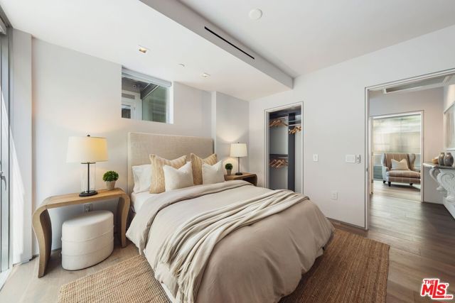 1012 2nd Street, Santa Monica CA: https://media.crmls.org/mediaz/7fc18b4f-7cb6-4c75-a646-df0d0fd4168d.jpg