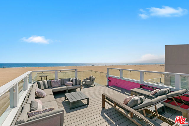 1341 Palisades Beach Road, Santa Monica CA: https://media.crmls.org/mediaz/7fc1c90a-ea79-4d77-b1c0-3b84cf61bbb7.jpg