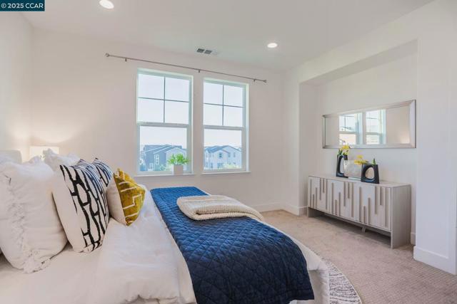 4228 Loyalton Rd, Dublin CA: https://media.crmls.org/mediaz/7fc1dc6e-24f5-42c2-aa44-6b08b3c4336c.jpg