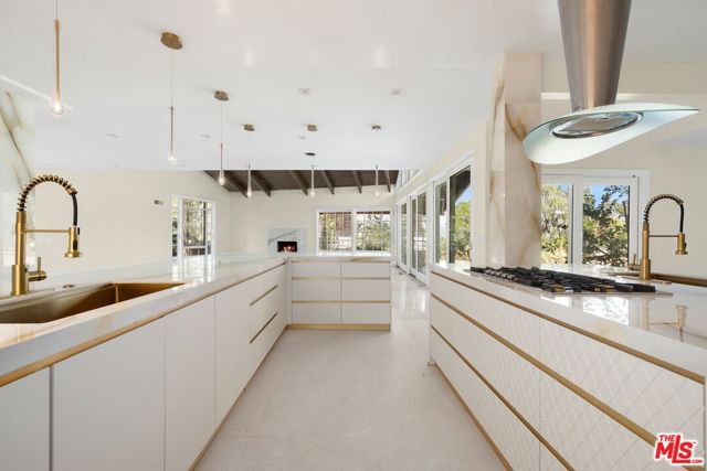 1727 Stone Canyon Road, Los Angeles CA: https://media.crmls.org/mediaz/7fc2198b-da84-49fd-acff-42a1998e3a97.jpg