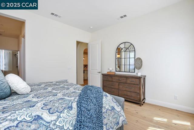 1746 Veneto Ln, Brentwood CA: https://media.crmls.org/mediaz/7fc276e4-e0aa-48b3-8987-7f3a2d1ee8e5.jpg