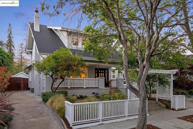 5490 Kales AVE, Oakland CA: https://media.crmls.org/mediaz/7fc32697-3294-4577-8a3f-b7ad331e356a.jpg