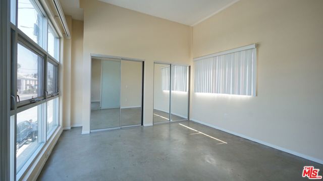 922 W 23Rd Street, Los Angeles CA: https://media.crmls.org/mediaz/7fc38248-841e-4813-aa1e-c1b6b464e637.jpg