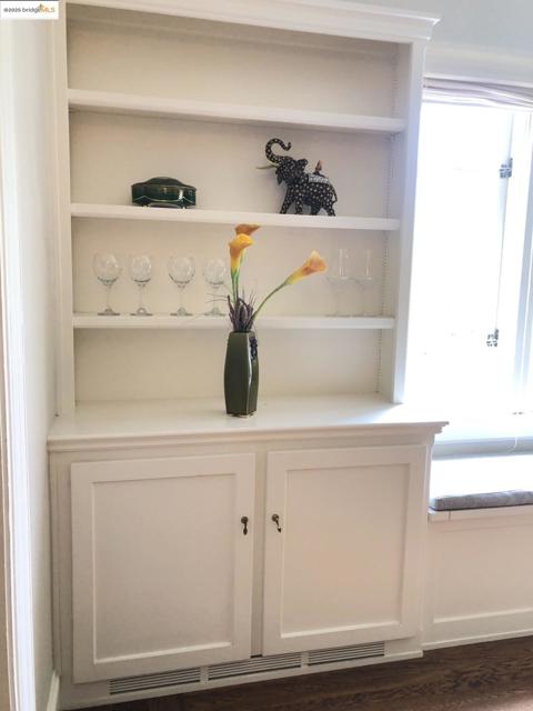 169 Ronada Ave, Piedmont CA: https://media.crmls.org/mediaz/7fc3b8d7-56ac-468d-aad5-f2944fe581a3.jpg