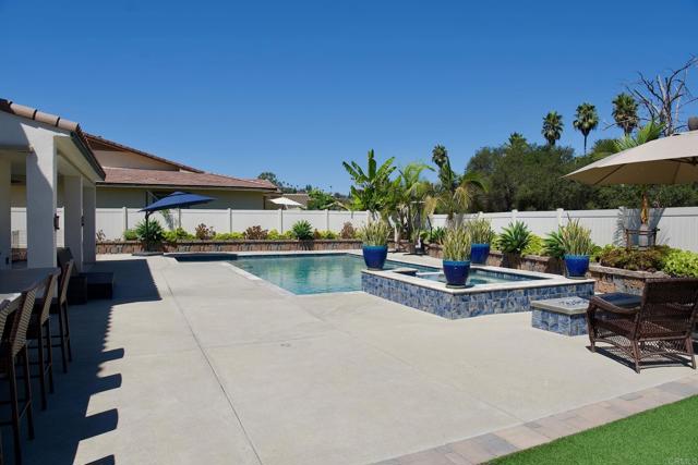 Detail Gallery Image 15 of 49 For 1564 Manzanita Hollow, Vista,  CA 92084 - 5 Beds | 4 Baths