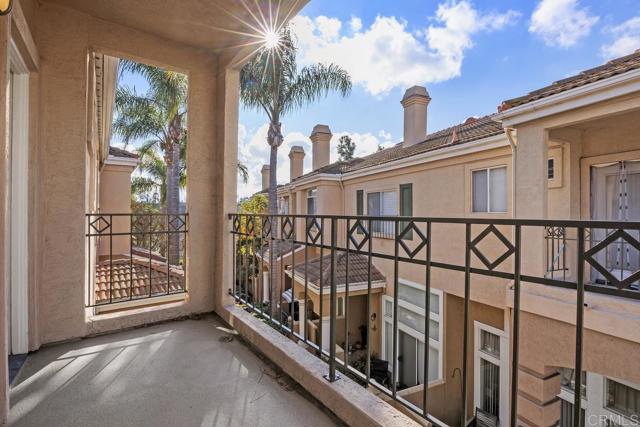 Detail Gallery Image 21 of 33 For 7122 Calabria Ct #E,  San Diego,  CA 92122 - 3 Beds | 2/1 Baths