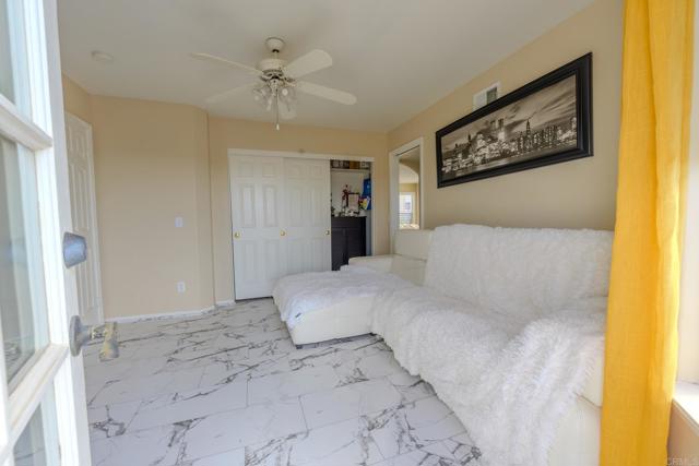 22633 Inspiration Pt, Canyon Lake CA: https://media.crmls.org/mediaz/7fc51ce6-3063-4d0b-9ef1-7cc1e15761c8.jpg