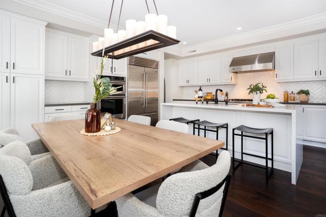 7866 Calle Oliva, Carlsbad CA: https://media.crmls.org/mediaz/7fc58ee4-dada-42f4-92ea-ea9fc184e64a.jpg