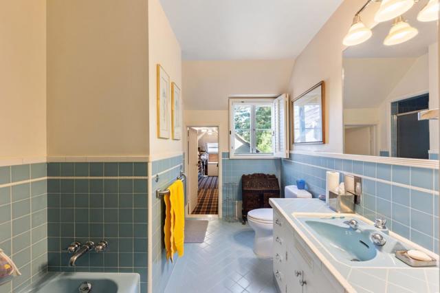2155 Geri Lane, Hillsborough CA: https://media.crmls.org/mediaz/7fc5ac7a-69da-459c-8376-81968c48968b.jpg