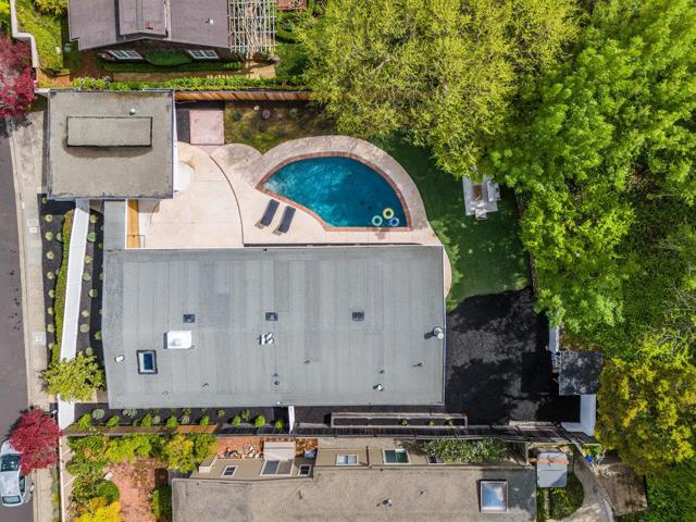 329 San Rafael Avenue, Belvedere CA: https://media.crmls.org/mediaz/7fc64022-2e4f-4c77-93a9-874b3e7acdd6.jpg