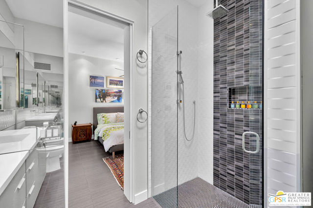130 W Racquet Club Road, Palm Springs CA: https://media.crmls.org/mediaz/7fc64504-823f-4036-acfc-543128324ca1.jpg