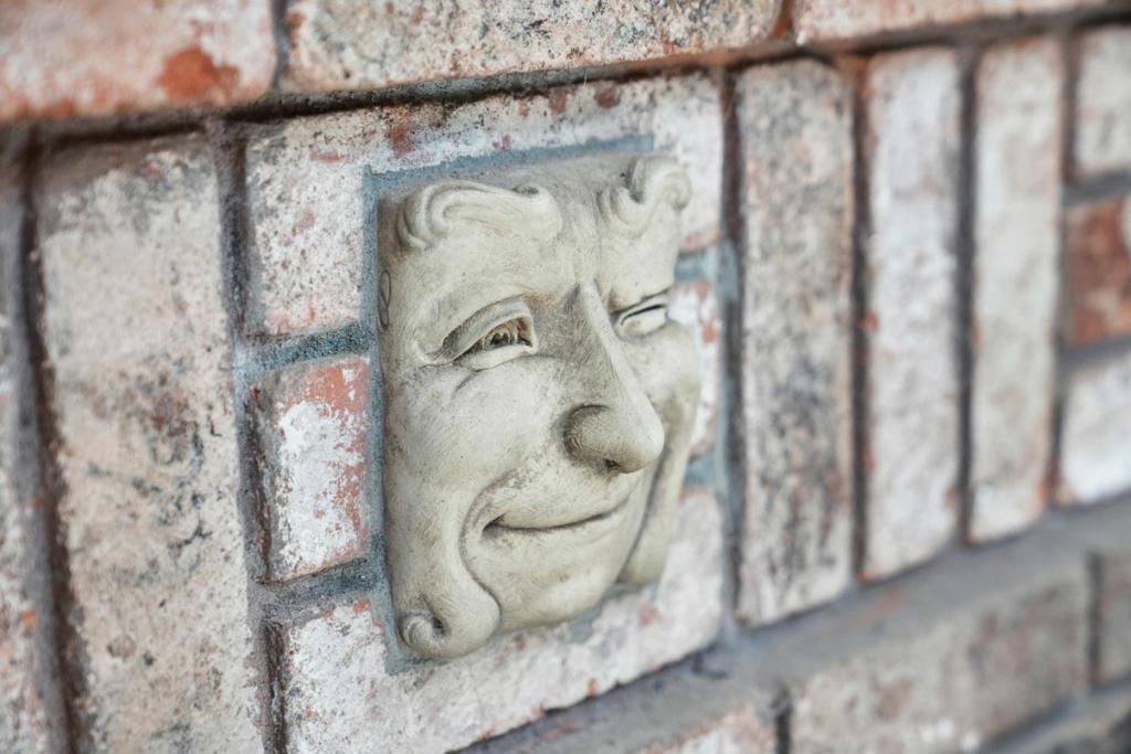 https://media.crmls.org/mediaz/7fc6e46b-c438-4858-8c88-600bd4c86081.jpg?preset=X-Large