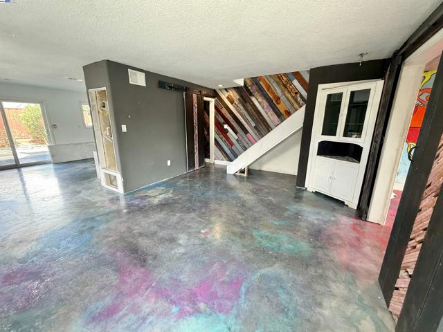 1817 Bluebell Dr, Livermore CA: https://media.crmls.org/mediaz/7fc70102-ec2f-492d-866f-2ba8ef12fc54.jpg