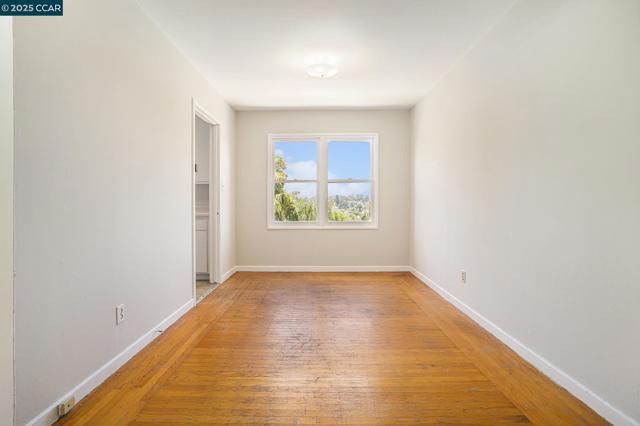 18367 Apricot Way, Castro Valley CA: https://media.crmls.org/mediaz/7fc7bc97-9c93-4363-9d63-920260647f2b.jpg