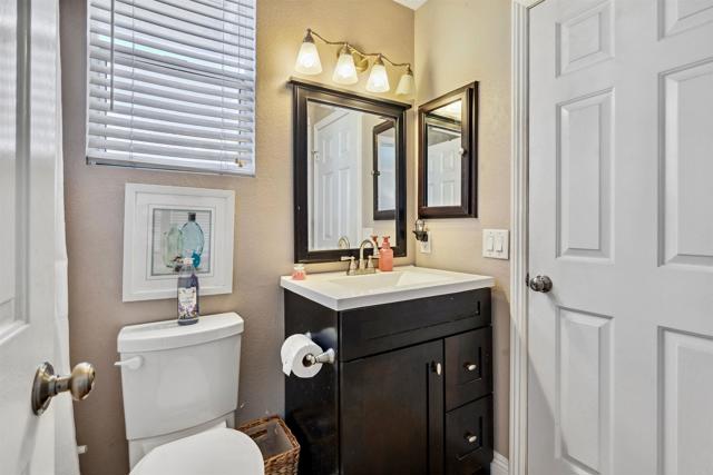 416 Alyssum, Oceanside CA: https://media.crmls.org/mediaz/7fc84478-7b17-44c2-812f-e6458dca4b13.jpg