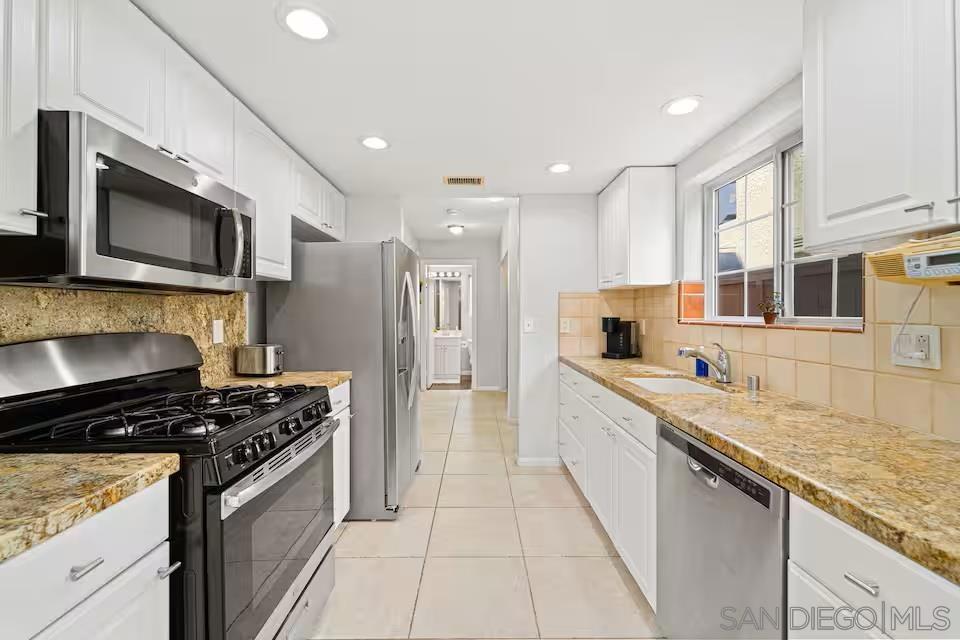 309 Lewis - photo 10