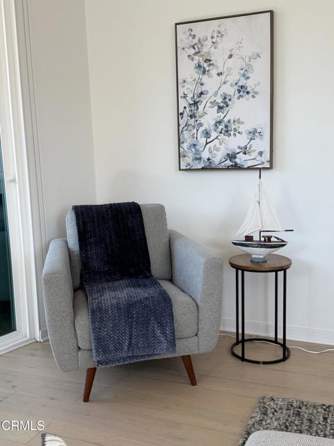 11594 Riverside Drive, Valley Village CA: https://media.crmls.org/mediaz/7fc8b2c6-f59b-46a3-b783-dff5a198bf0e.jpg
