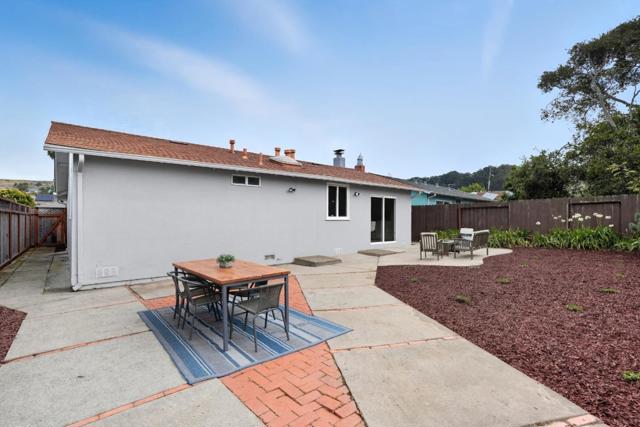 776 Linda Mar Boulevard, Pacifica CA: https://media.crmls.org/mediaz/7fc8d5ef-3b38-4333-9c04-cfc55a20b5f2.jpg