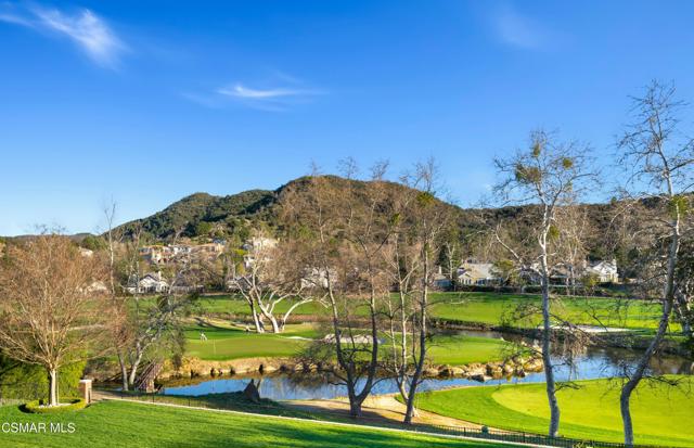 240 W Stafford Road, Thousand Oaks CA: https://media.crmls.org/mediaz/7fc94fb4-eaaf-4da3-a4f8-02cf47d221d1.jpg