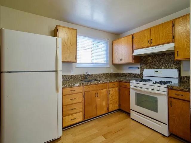 621 Forest Lake Drive, Pacifica CA: https://media.crmls.org/mediaz/7fca870f-6f9b-420f-9959-634c2a63d786.jpg